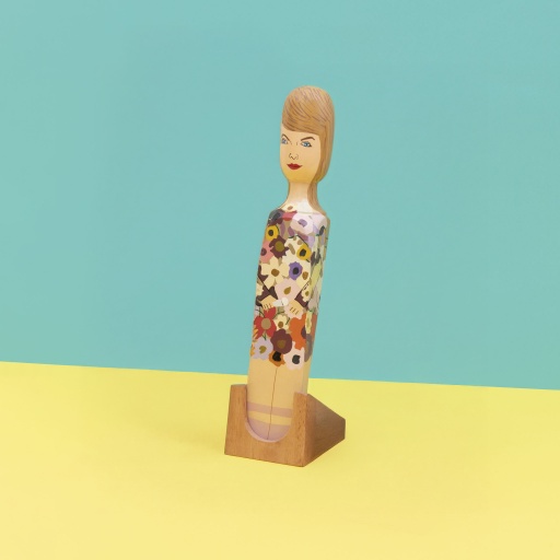Image of Wedgie Individual Display Stand Wood - Mahogany